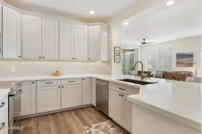 10655 N 9th Street #217, Phoenix, AZ 85020 - Photo 2