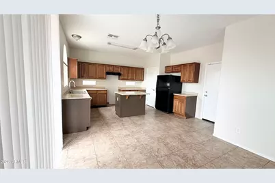 17364 N Marina Avenue, Maricopa, AZ 85139 - Photo 4