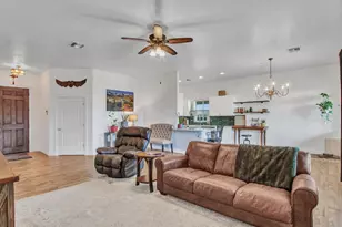 25516 W Hunter Dr, Wittmann, AZ 85361 - Photo 2