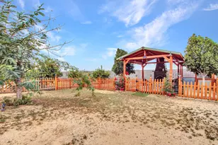 25516 W Hunter Dr, Wittmann, AZ 85361 - Photo 56