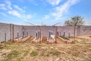 25516 W Hunter Dr, Wittmann, AZ 85361 - Photo 54