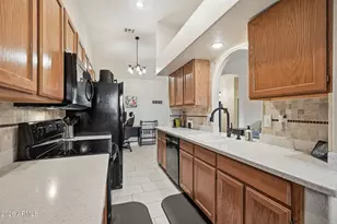 9145 N 68th Ave, Peoria, AZ 85345 - Photo 8