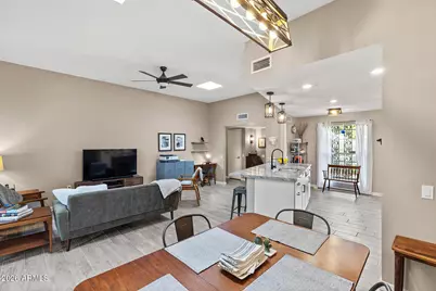 10333 W Highwood Lane, Sun City, AZ 85373 - Photo 12