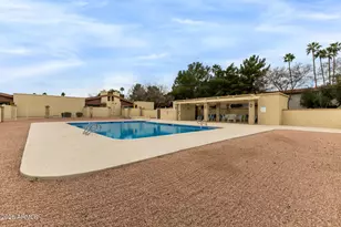 2707 E Shaw Butte Dr, Phoenix, AZ 85028 - Photo 36