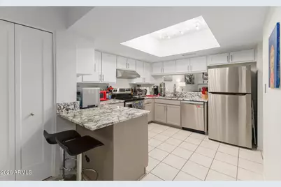 2707 E Shaw Butte Drive, Phoenix, AZ 85028 - Photo 14