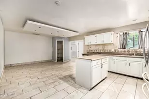 4116 N 64th Dr, Phoenix, AZ 85033 - Photo 4