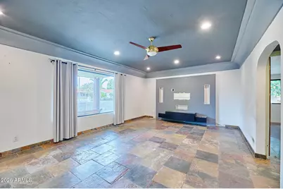 327 E Medlock Drive, Phoenix, AZ 85012 - Photo 16