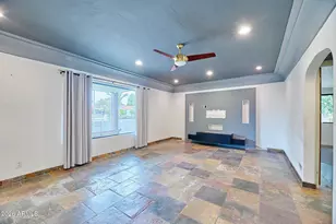 327 E Medlock Dr, Phoenix, AZ 85012 - Photo 16