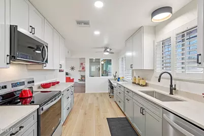 10115 W Cheryl Drive, Sun City, AZ 85351 - Photo 4