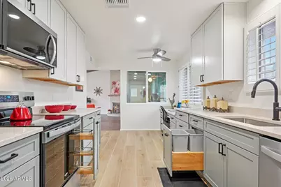 10115 W Cheryl Drive, Sun City, AZ 85351 - Photo 6