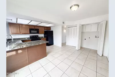 6729 N 44th Avenue, Glendale, AZ 85301 - Photo 8