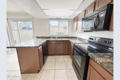 6729 N 44th Avenue, Glendale, AZ 85301 - Photo 10