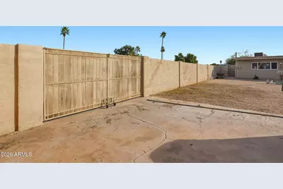 3462 E Hearn Road, Phoenix, AZ 85032 - Photo 2