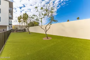 7300 E Earll Dr, Scottsdale, AZ 85251 - Photo 28