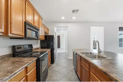 15391 W Dreyfus Street, Surprise, AZ 85379 - Photo 8