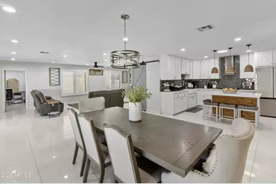 7606 W Weldon Avenue, Phoenix, AZ 85033 - Photo 2
