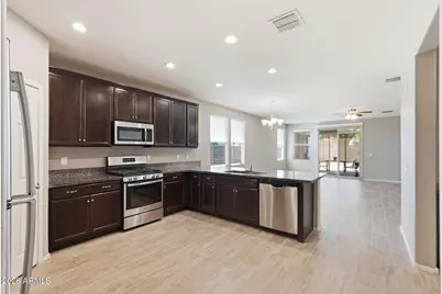 8507 W Flynn Lane, Glendale, AZ 85305 - Photo 14