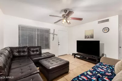 7522 W Cheery Lynn Road, Phoenix, AZ 85033 - Photo 2