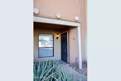 1425 E Desert Cove Avenue #13, Phoenix, AZ 85020 - Photo 2