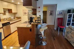 7557 N Dreamy Draw Dr, Phoenix, AZ 85020 - Photo 4