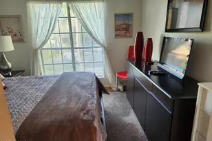 7557 N Dreamy Draw Dr, Phoenix, AZ 85020 - Photo 18