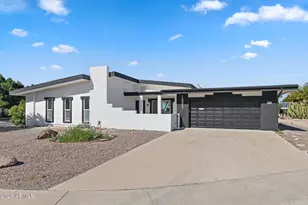 16817 N Meadow Park Dr, Sun City, AZ 85351 - Photo 2