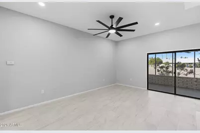 16817 N Meadow Park Drive, Sun City, AZ 85351 - Photo 12