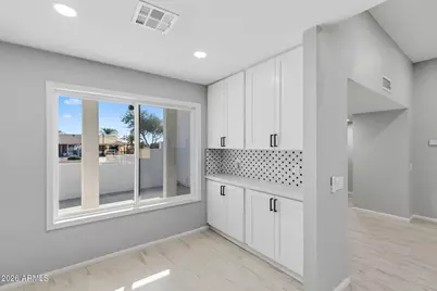 16817 N Meadow Park Drive, Sun City, AZ 85351 - Photo 18