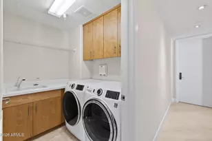 2402 E Esplanade Ln, Phoenix, AZ 85016 - Photo 22