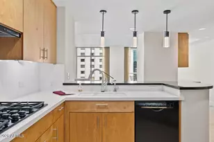 2402 E Esplanade Ln, Phoenix, AZ 85016 - Photo 18