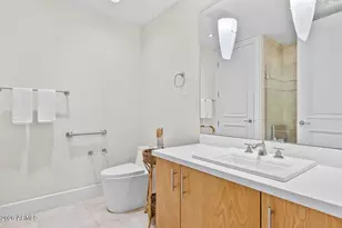 2402 E Esplanade Ln, Phoenix, AZ 85016 - Photo 24