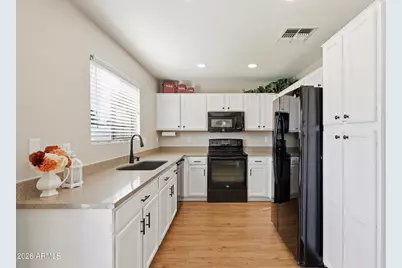 17449 W Calavar Road, Surprise, AZ 85388 - Photo 8