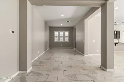 1073 E Holland Park Drive, Gilbert, AZ 85297 - Photo 8