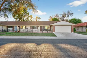 13806 N Crown Point, Sun City, AZ 85351 - Photo 2