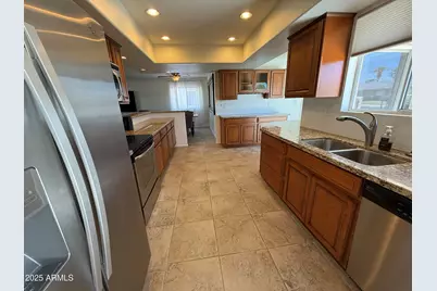 10416 W Prairie Hills Circle, Sun City, AZ 85351 - Photo 16