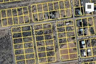 8642 N 4th St, Sun Valley, AZ 86029 - Photo 1