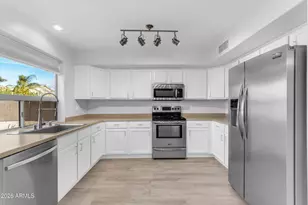 4662 E Cherry Hills Dr, Chandler, AZ 85249 - Photo 14