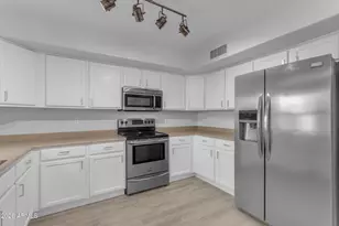 4662 E Cherry Hills Dr, Chandler, AZ 85249 - Photo 16