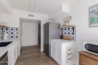 8241 N Central Avenue #13, Phoenix, AZ 85020 - Photo 10