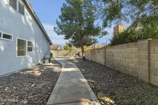 935 N Senate St, Chandler, AZ 85225 - Photo 24