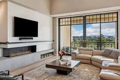 2 Biltmore Estate #309, Phoenix, AZ 85016 - Photo 8