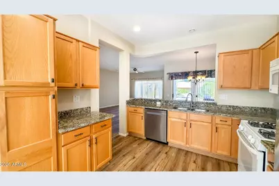 17961 N Somerset Drive, Surprise, AZ 85374 - Photo 8