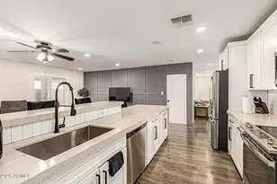 11430 N 37th Ave, Phoenix, AZ 85029 - Photo 2