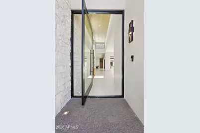 5761 N Echo Canyon Circle, Phoenix, AZ 85018 - Photo 6