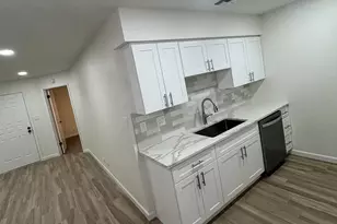 426 W Pontiac Dr, Phoenix, AZ 85027 - Photo 2