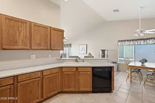 10744 W Echo Ln, Peoria, AZ 85345 - Photo 14