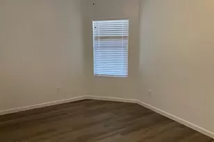 10823 N 70th Ave, Peoria, AZ 85345 - Photo 12