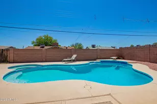 3913 W Krall St, Phoenix, AZ 85019 - Photo 2