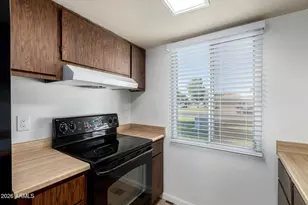 8030 N 32nd Ln, Phoenix, AZ 85051 - Photo 6