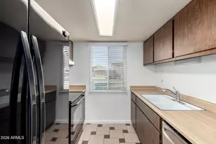 8030 N 32nd Ln, Phoenix, AZ 85051 - Photo 4